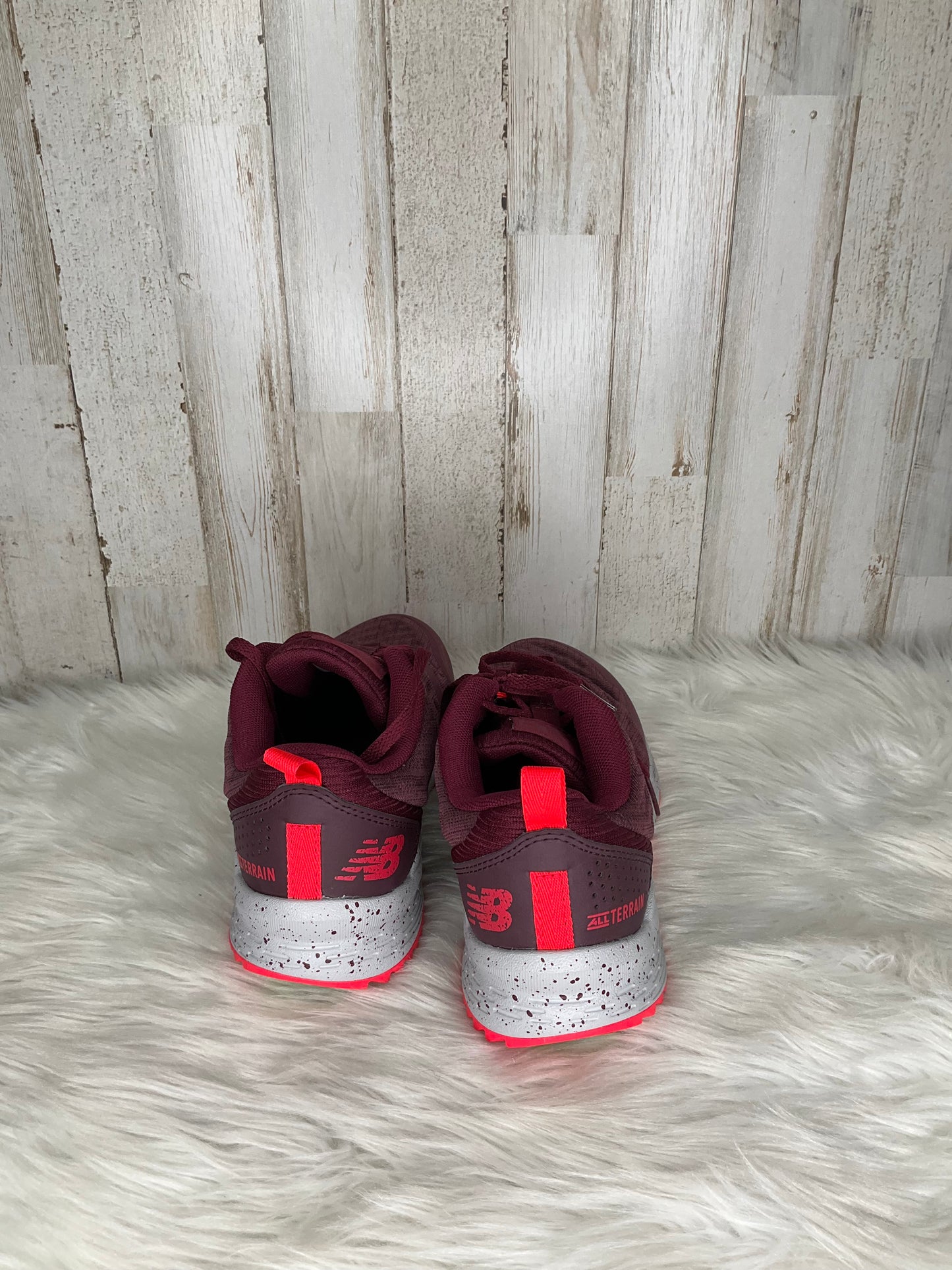 Shoes Athletic By New Balance Size: 6.5