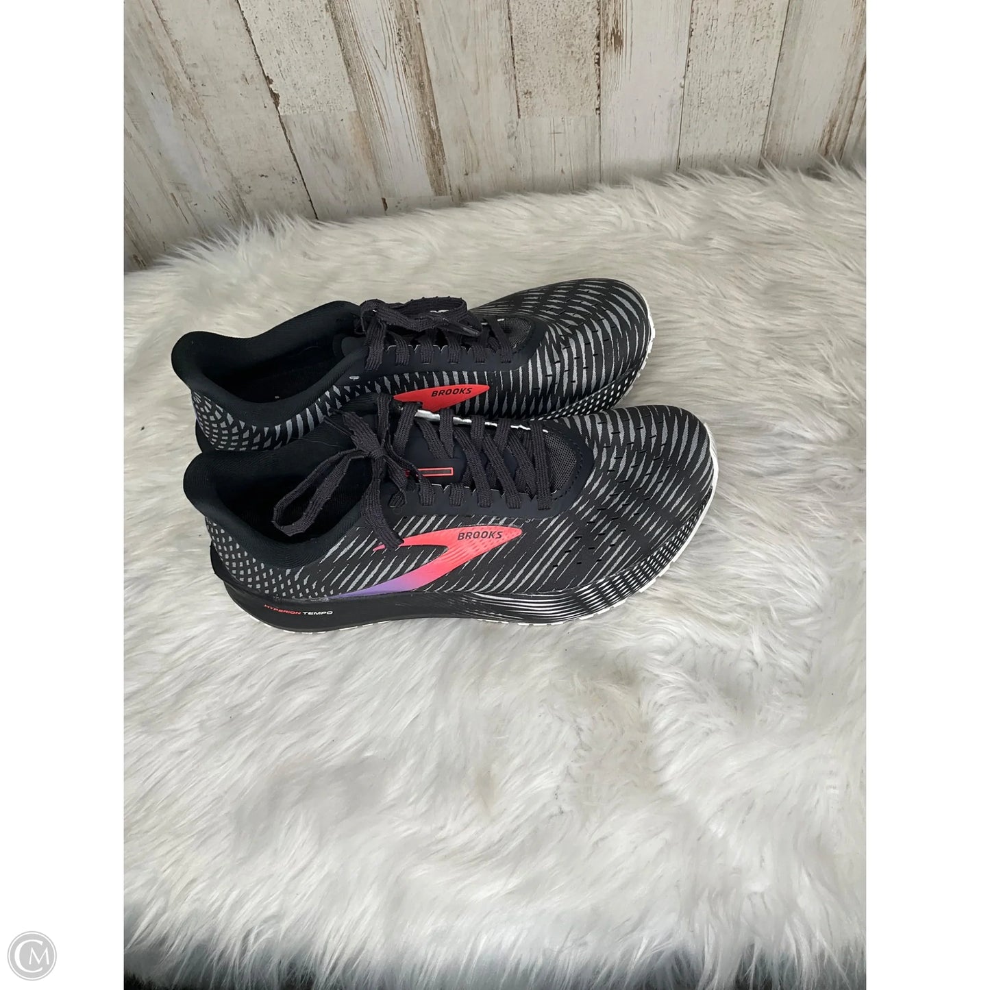 Shoes Athletic By Brooks In Black, Size: 9