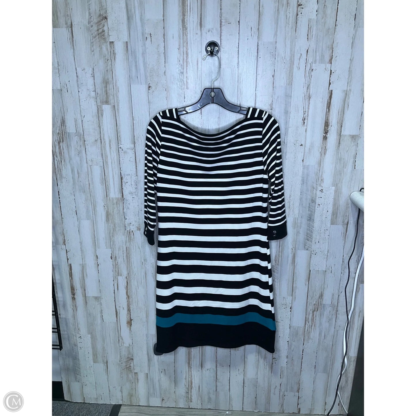 Dress Casual Short By White House Black Market In Striped Pattern, Size: S
