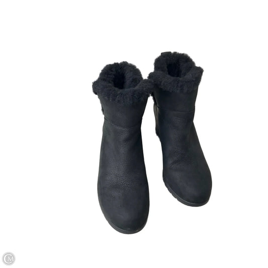 Shoes Designer By Ugg In Black, Size: 7