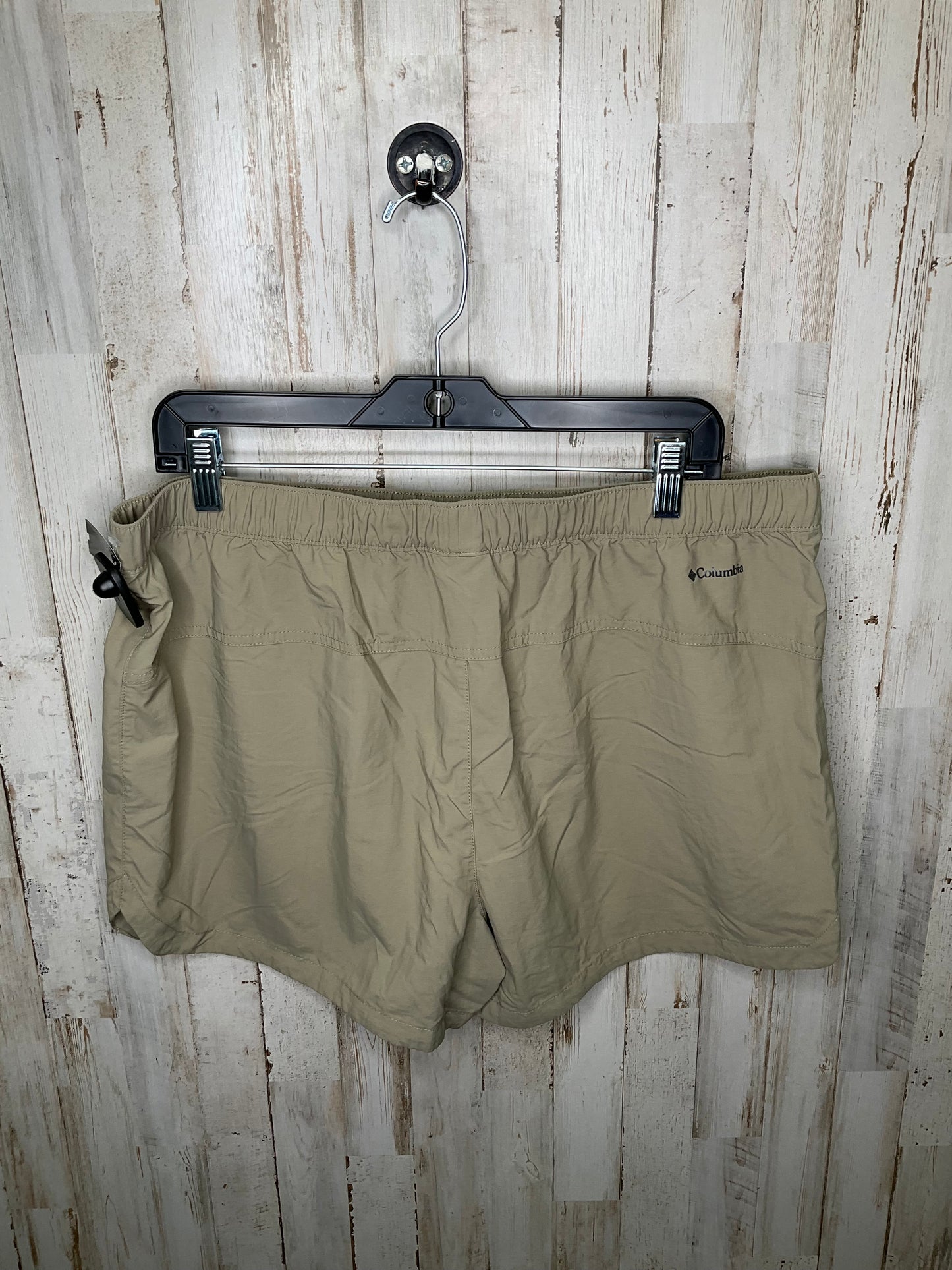 Green Athletic Shorts Columbia, Size Xl