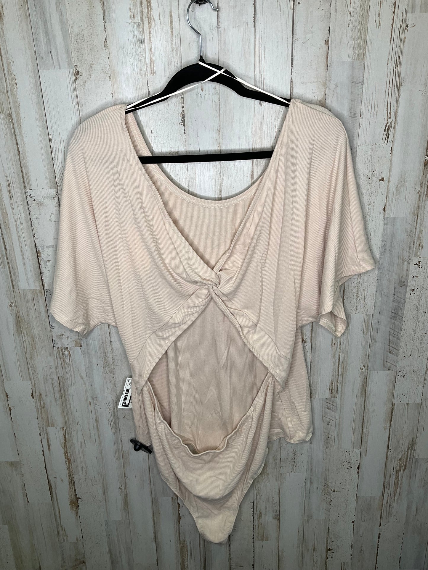 Cream Bodysuit Clothes Mentor, Size 3x