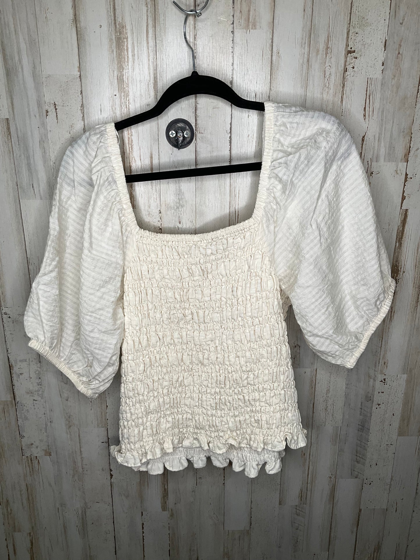 Top Short Sleeve By Old Navy In Cream, Size: Xl