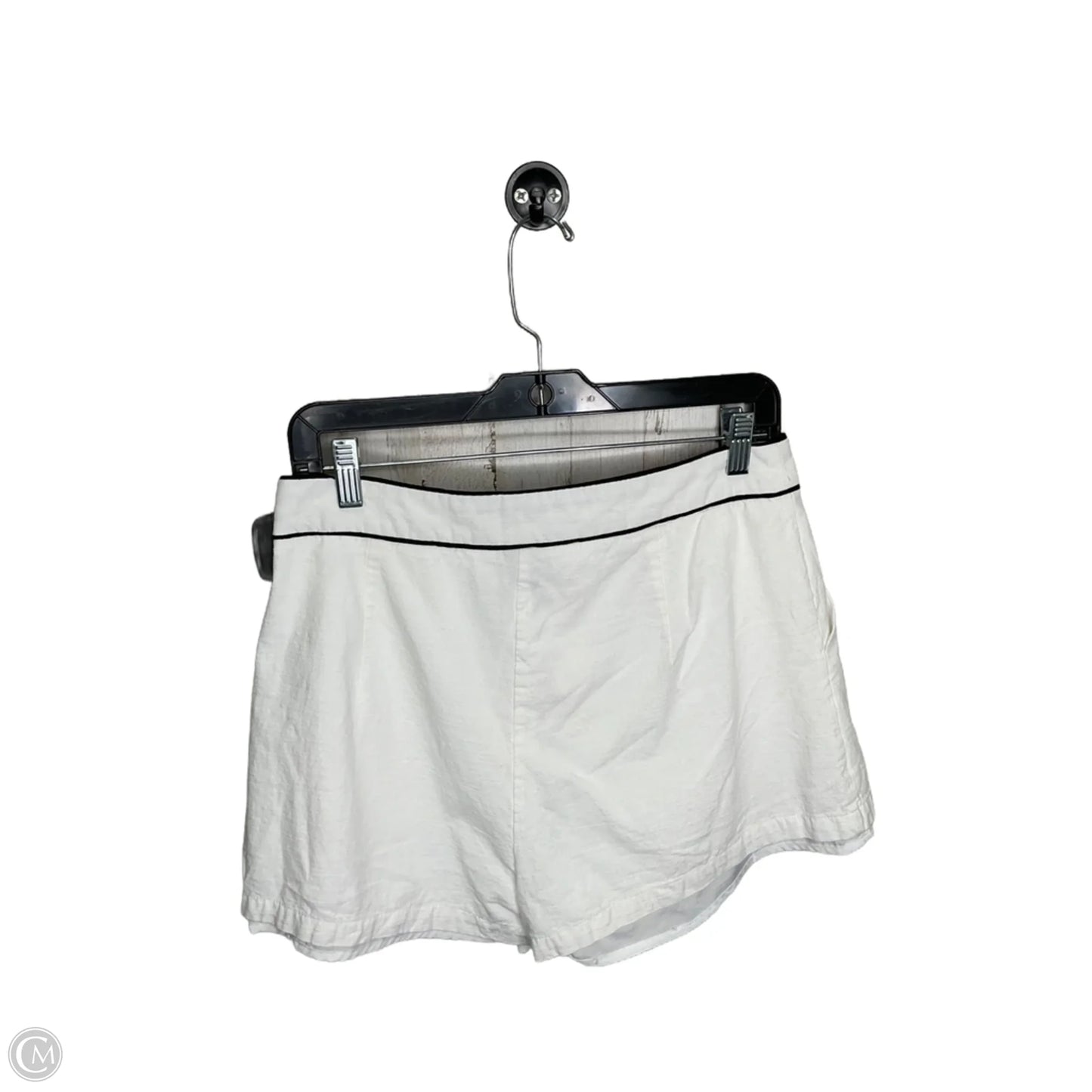 Shorts By Clothes Mentor In White, Size: L