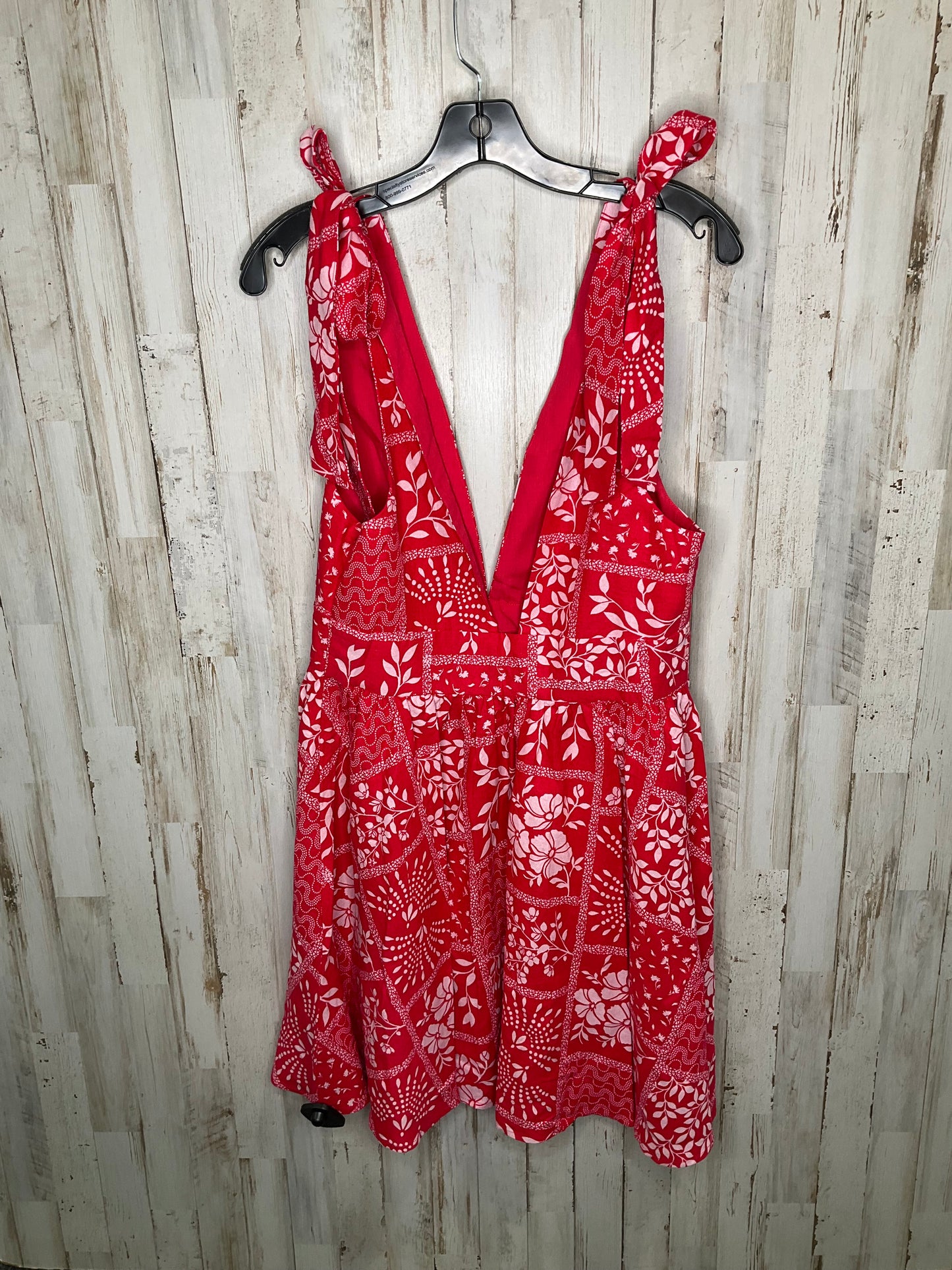 Red & White Dress Casual Midi House Of Harlow, Size M