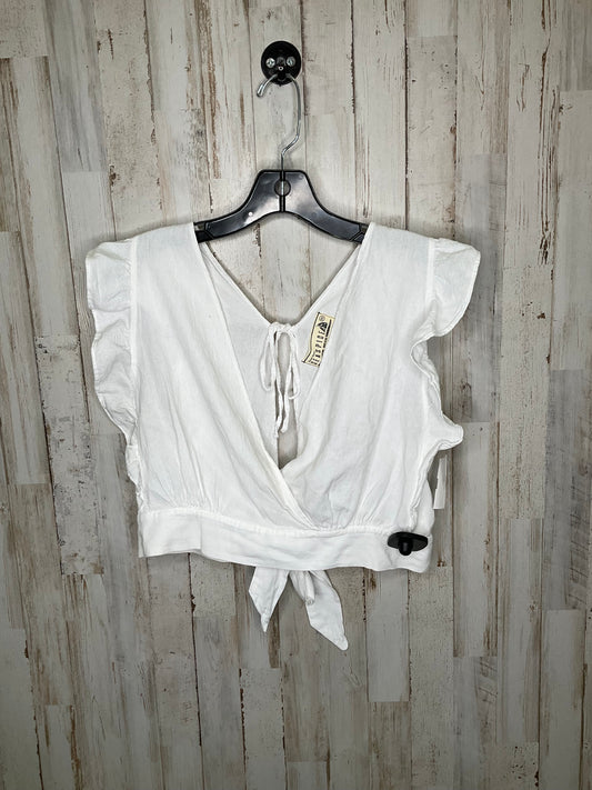 White Top Short Sleeve Clothes Mentor, Size M