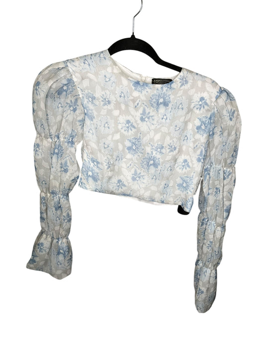 Top Long Sleeve By Clothes Mentor In Blue & White, Size: M