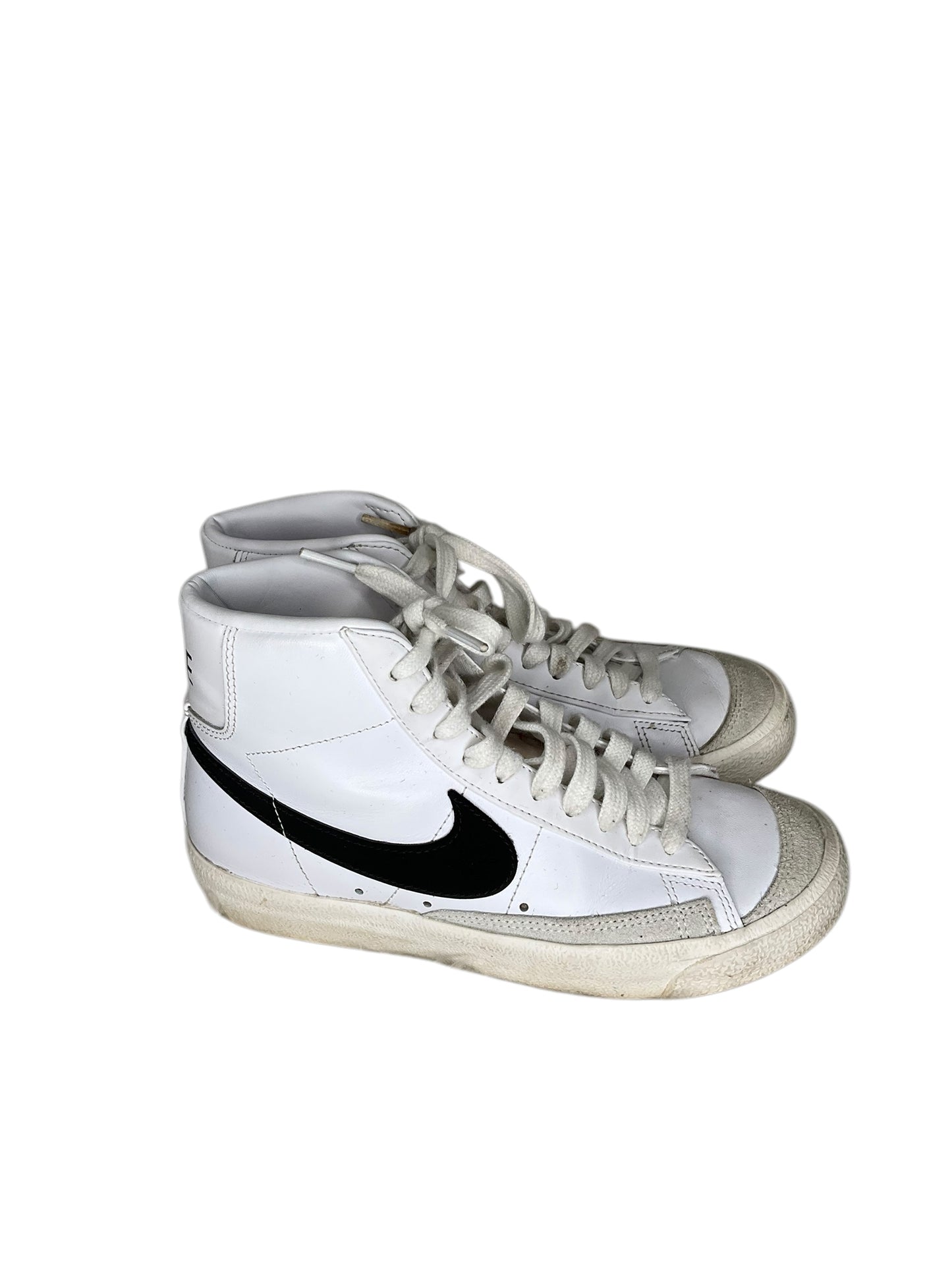 Shoes Sneakers By Nike In White, Size: 6