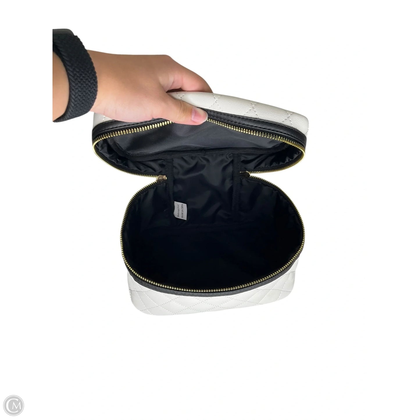 Makeup Bag By Clothes Mentor, Size: Medium