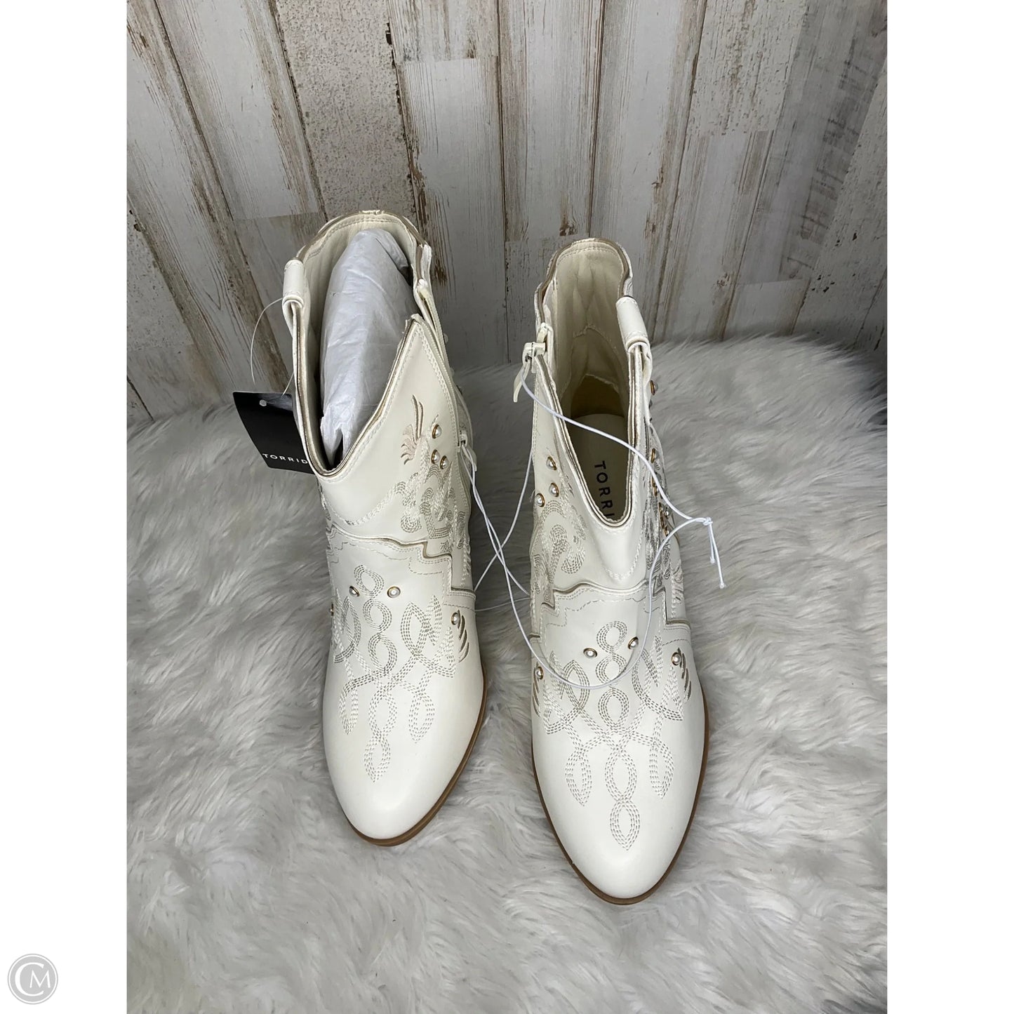 Boots Ankle Heels By Torrid In White, Size: 9.5