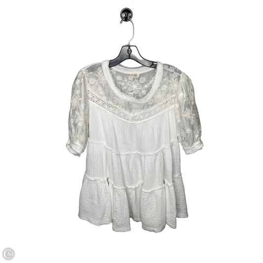 Top Short Sleeve By Pol In White, Size: S