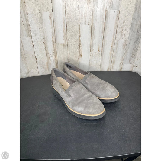 Shoes Flats By Clarks In Grey, Size: 10