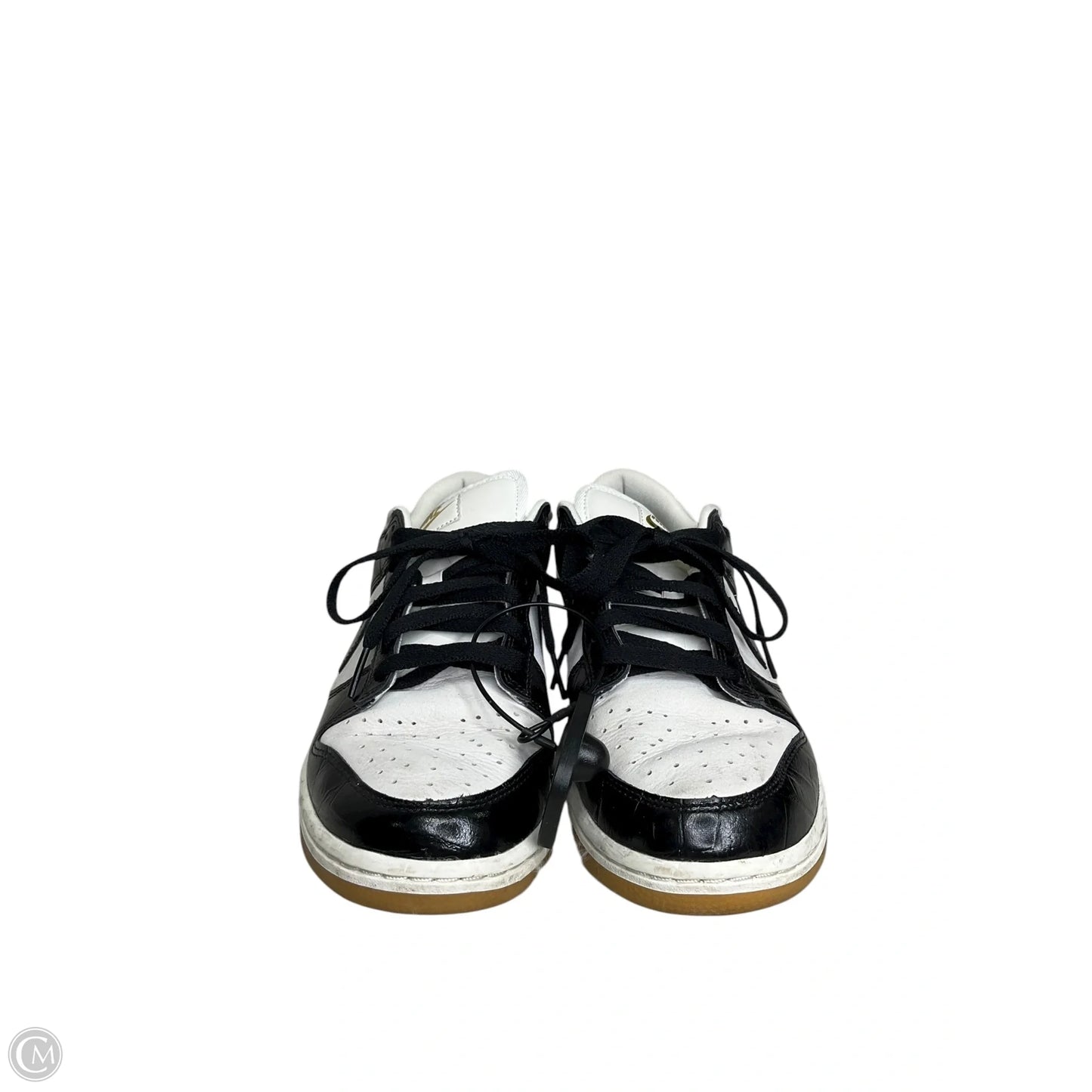 Shoes Sneakers By Clothes Mentor In Black & White, Size: 8