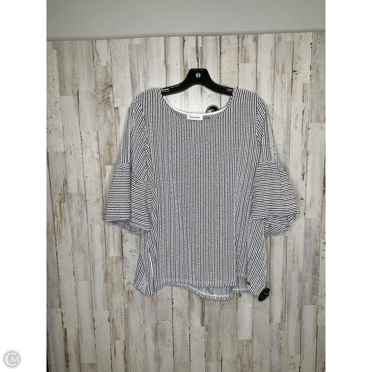 Top Short Sleeve By Calvin Klein In Striped Pattern, Size: 1x