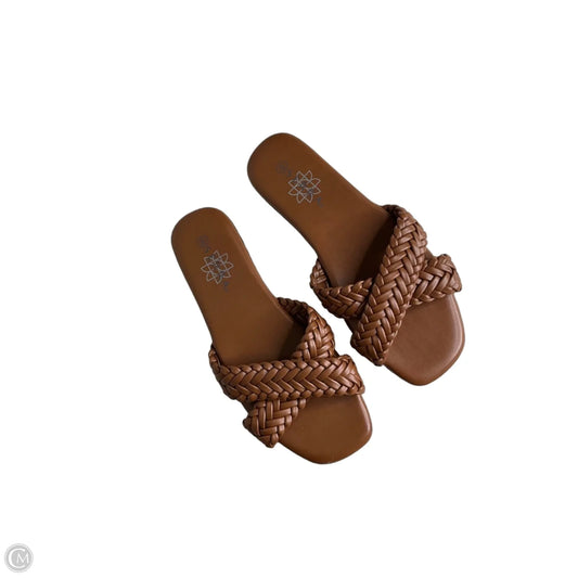 Sandals Flats By Serra In Brown, Size: 6