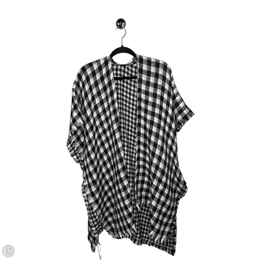 Cardigan By Clothes Mentor In Black & White, Size: Osfm