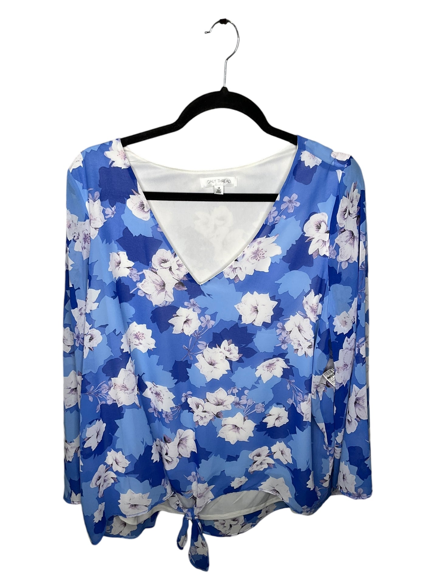 Top Long Sleeve By Clothes Mentor In Blue & White, Size: 1x