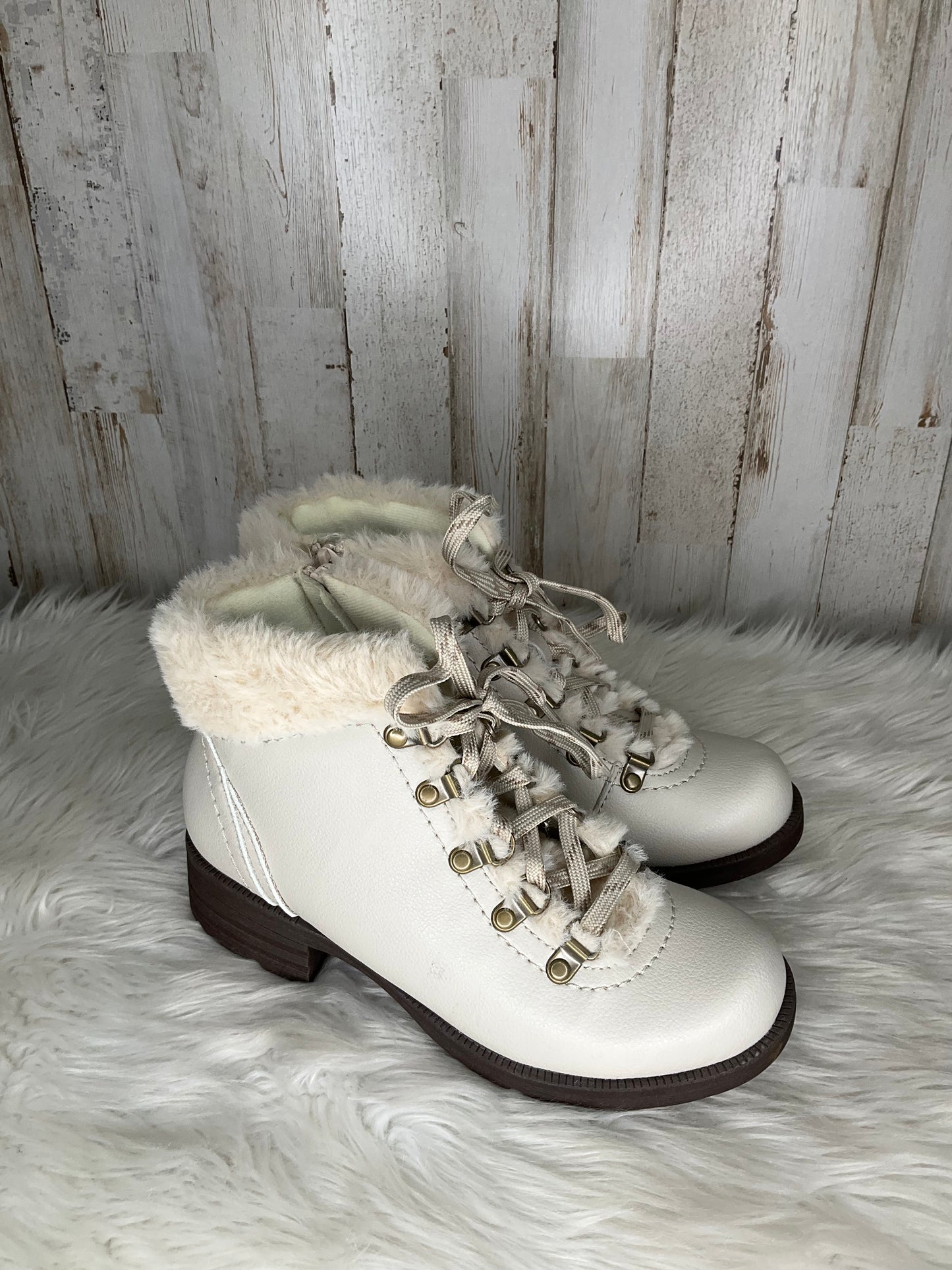 White Boots Ankle Heels Earth, Size 6.5