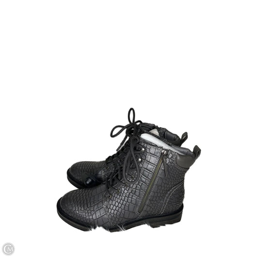 Boots Ankle Flats By Bare Traps In Grey, Size: 7.5