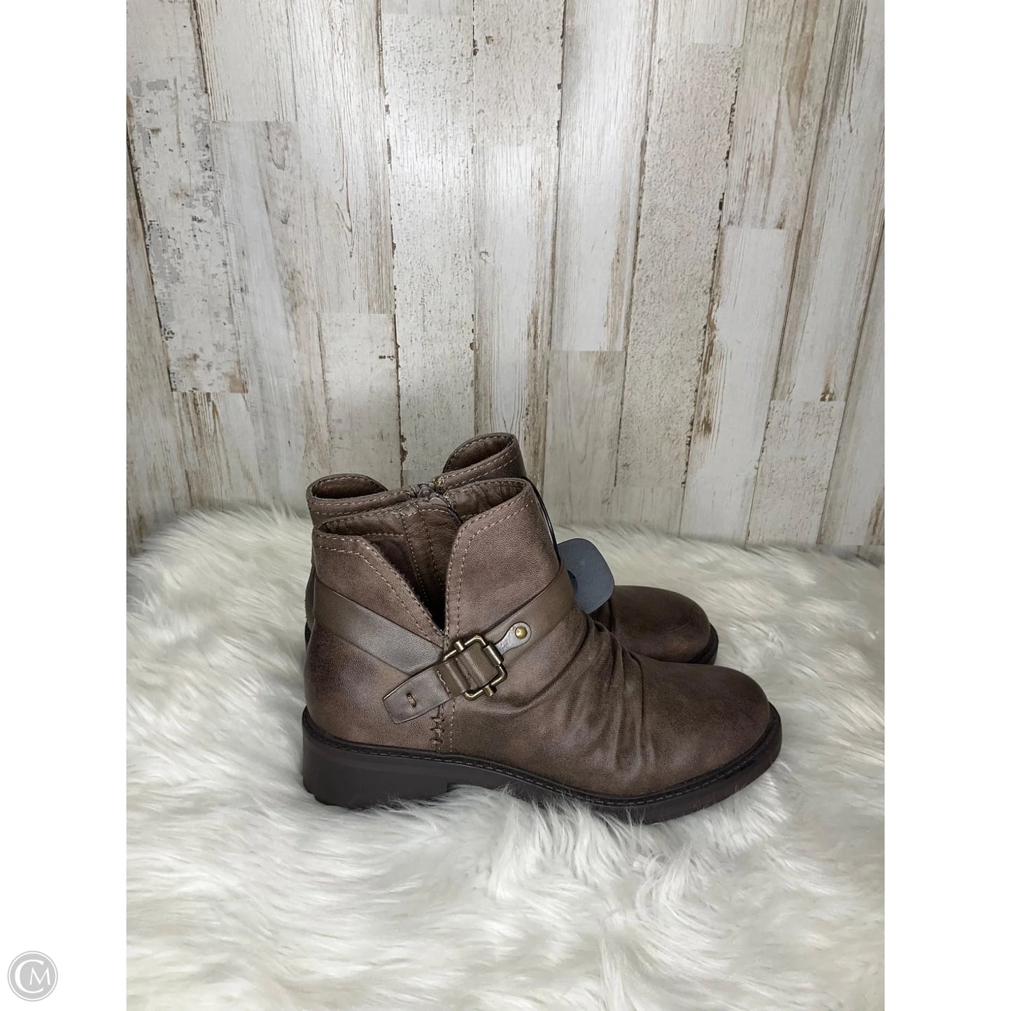 Boots Ankle Flats By Bare Traps In Brown, Size: 6.5