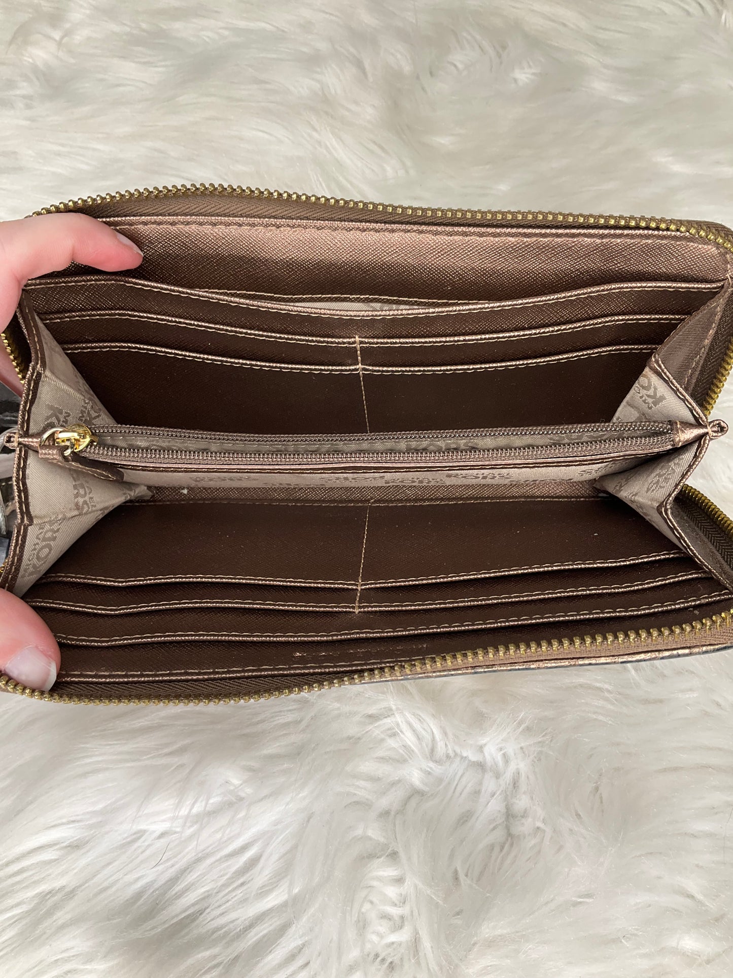 Wallet By Michael Kors  Size: Medium