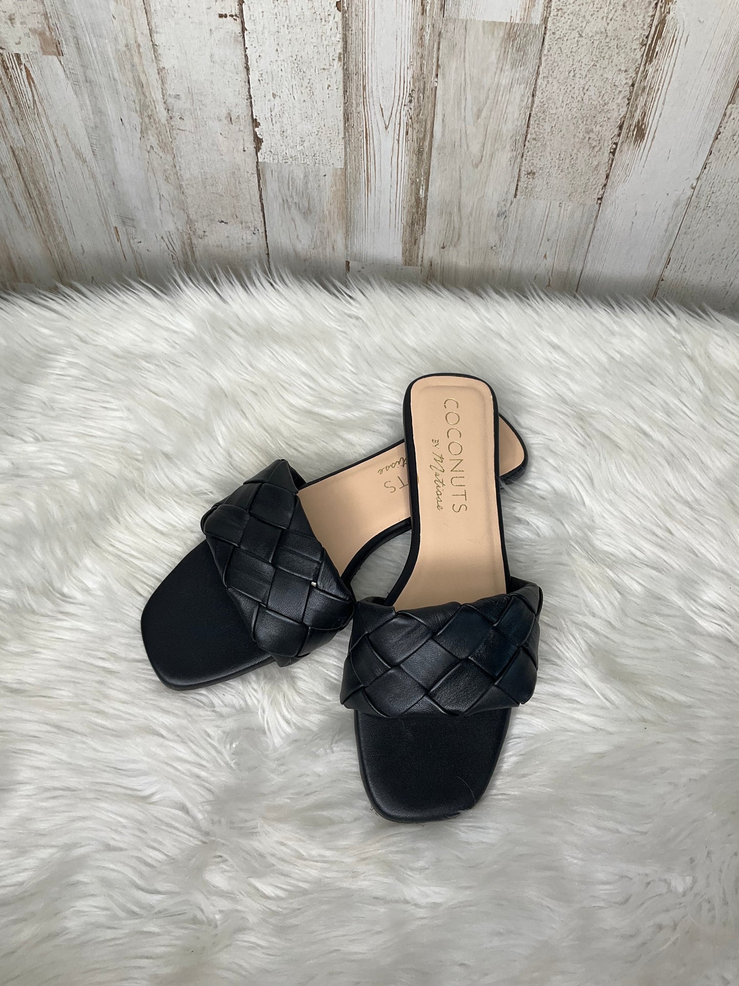 Sandals Flats By Coconuts  Size: 7